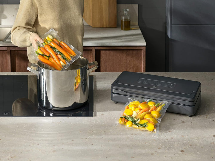Electrolux 2x Rollen Plastiktüten für Vakuumverpackung, 28cmx6m, Modell EVSRR1, FDA-zugelassenes Mat