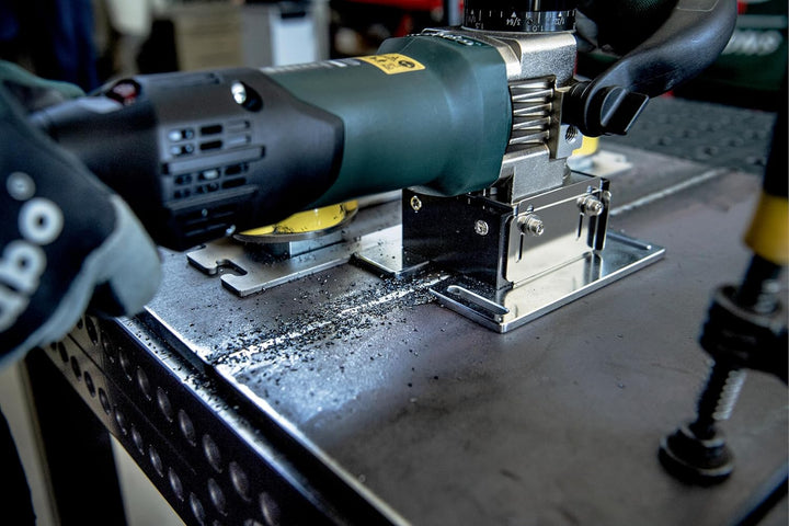 Metabo Metall-Planfräse PFM 17 – 601789500 – Präzises, schnelles Fräsen mit Tiefeneinstellung und si