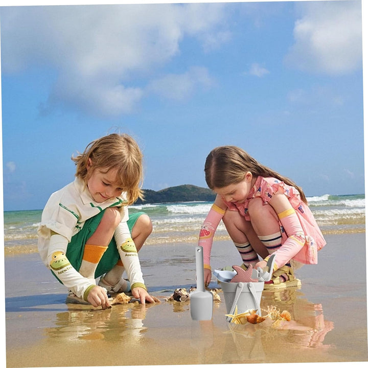 Sandspielzeug für Kinder, 8 Stück, sicheres Silikon-Strandspielzeug mit Schaufel, Eimer und Sandform