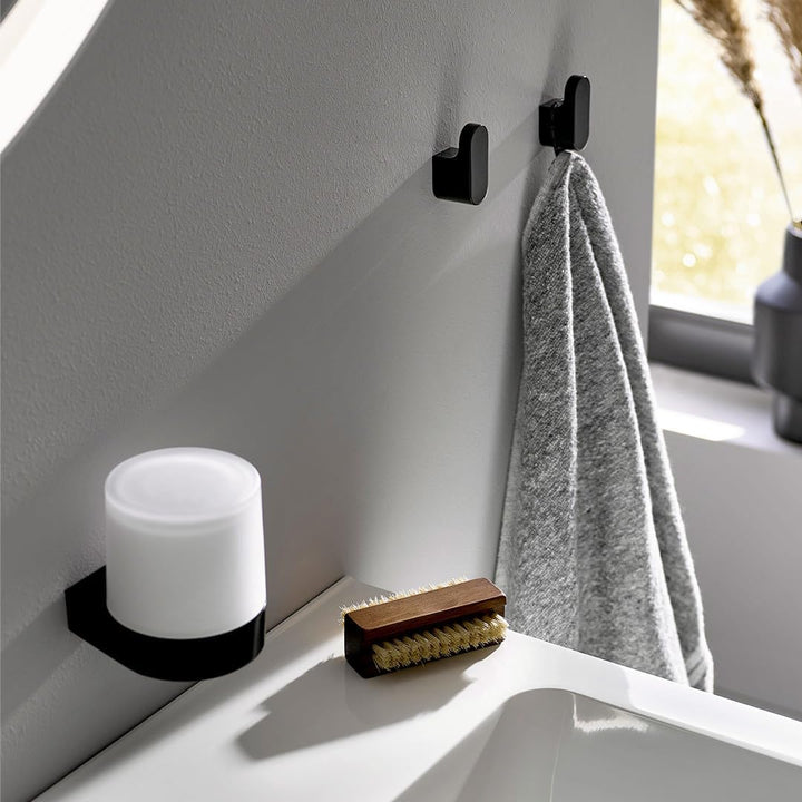 EMCO Flow Handtuchhalter einarmig zur Wandmontage, starre Handtuchstange aus Metall, hochwertiger Ba