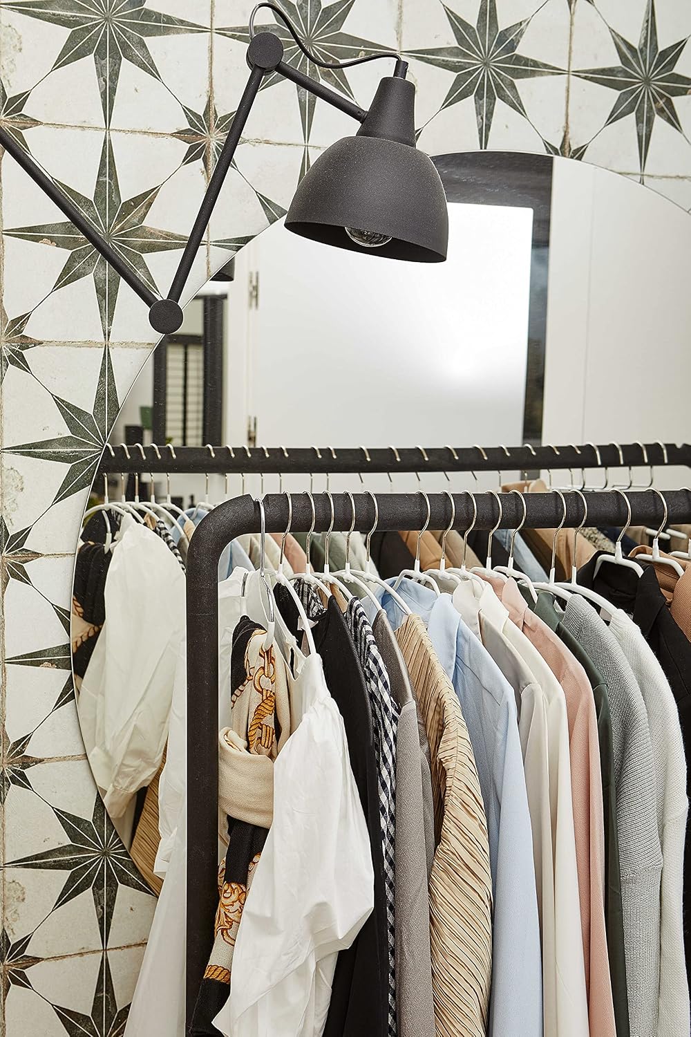 MAWA Kleiderbügel, 10 Stück, platzsparende Universalbügel mit Klammernsteg für T-Shirts, Hosen, Röck