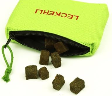 Mit Wunschname möglich. Leckerlibörse, Futterbeutel, Leckerlibeutel, Futtertasche für Hunde, Leckerl