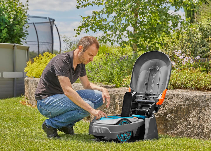 Gardena Garage für Mähroboter: Garage für Rasenmäher, optimaler Sonnen- und Regenschutz für Rasenrob