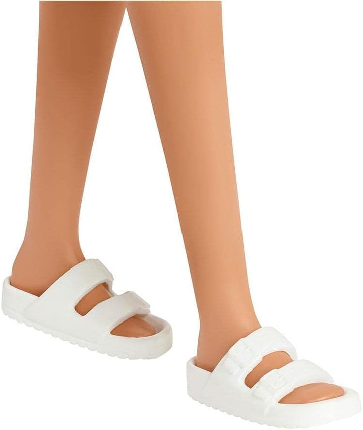 Barbie GRB36 - Loves The Ocean Puppe im lila Blumenkleid (29,21 cm gross, blond), aus recyceltem Kun