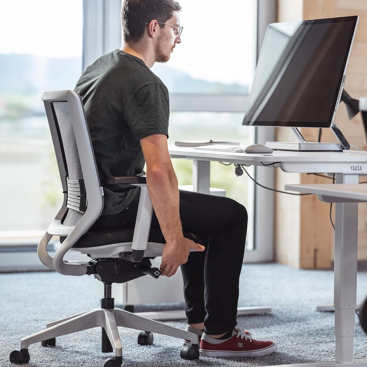 Yaasa Chair Ergonomischer Bürostuhl, Schreibtischstuhl mit Lordosenstütze, 3D-Armlehnen und Einstell