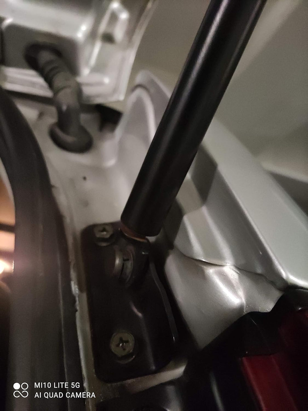 JINGLINGKJ 8186086G00 8186086G10 Gasdruckfedern Gasgeladene Stützen sind kompatibel Suzu ki Ignis II