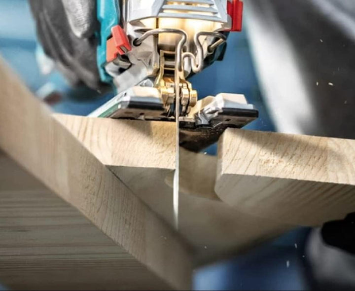 Bosch Professional Stichsäge GST 90 E (1x Sägeblatt, Absaug-Set, Spanreissschutz, im Koffer) + 3x St