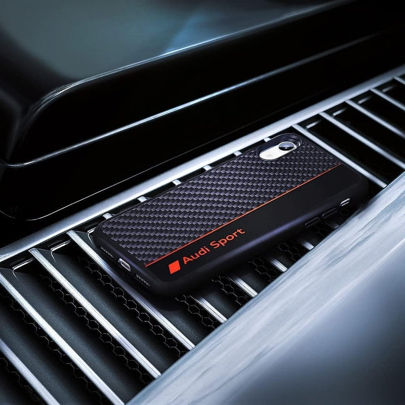 Audi Sport Handyhülle - Kompatibel mit iPhone 14 Plus - Stossabsorbierende Hülle mit Carbon - mit pr