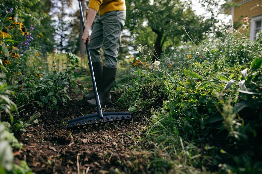 Fiskars Universal-Gartenrechen mit 12 gebogenen Zinken, Breite: 41 cm, glasfaserverstärkter Kunststo