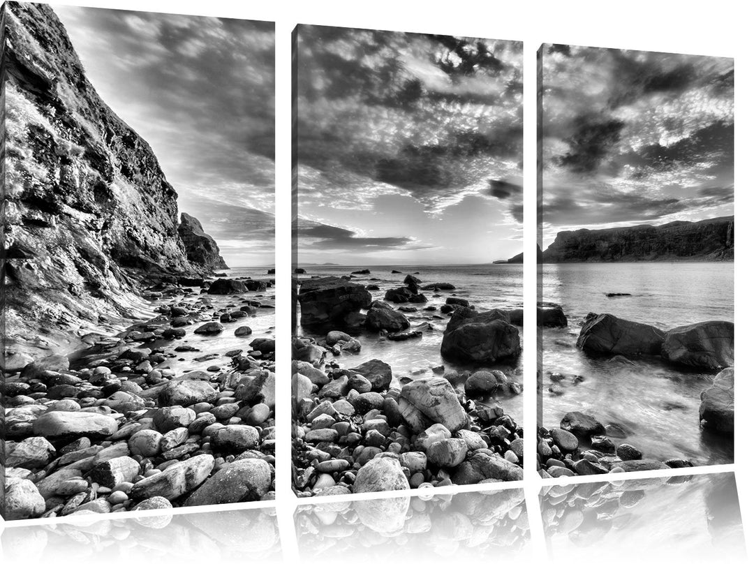 Pixxprint Monocrome, Felsen am Strand 3-Teiler Leinwandbild 120x80 Bild auf Leinwand