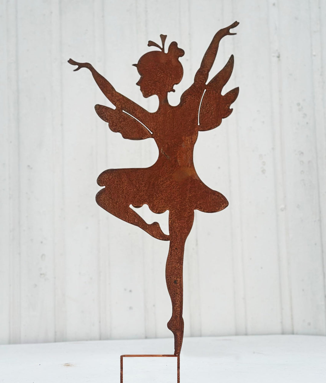 Gartenfigur Fee Ballerina Arme hoch 81cm zum Stecken Gartenstecker Edelrost Gartendeko Wetterfest Ro