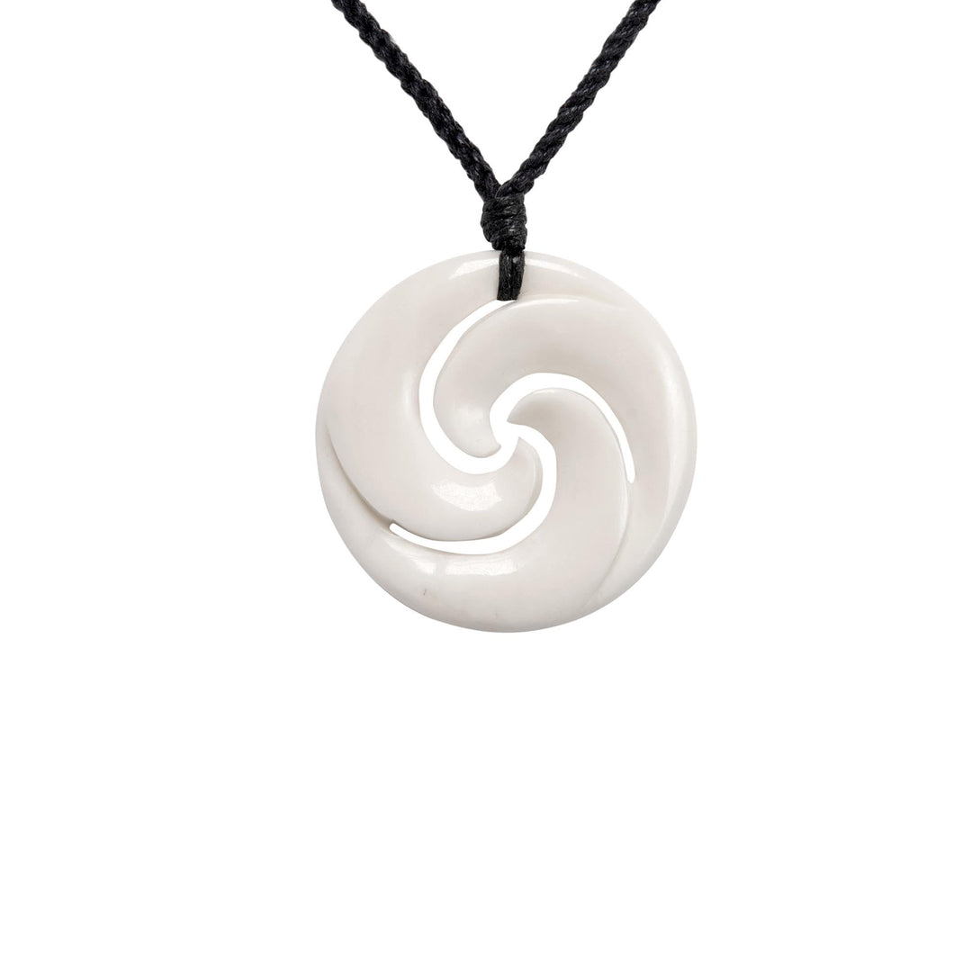 81stgeneration Damen Herren Handgeschnitzte Knochen Maori Dreifach Koru Spiral Anhänger Halskette
