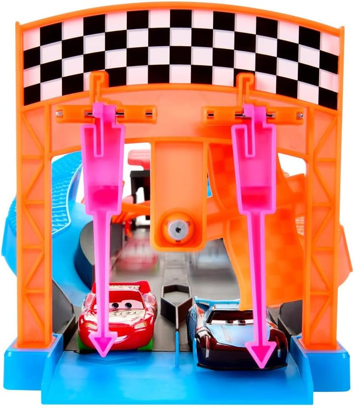 DISNEY Pixar Cars Spielset - 2 x Leuchtende Rennautos Starter und Überkreuz Neonrennstrecke, 2 Spiel