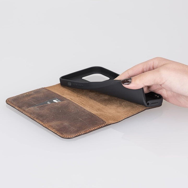 Solo Pelle aufklappbare Lederhülle kompatibel für iPhone 13 Pro in 6.1 Zoll inkl. 1 Kartenfach für d