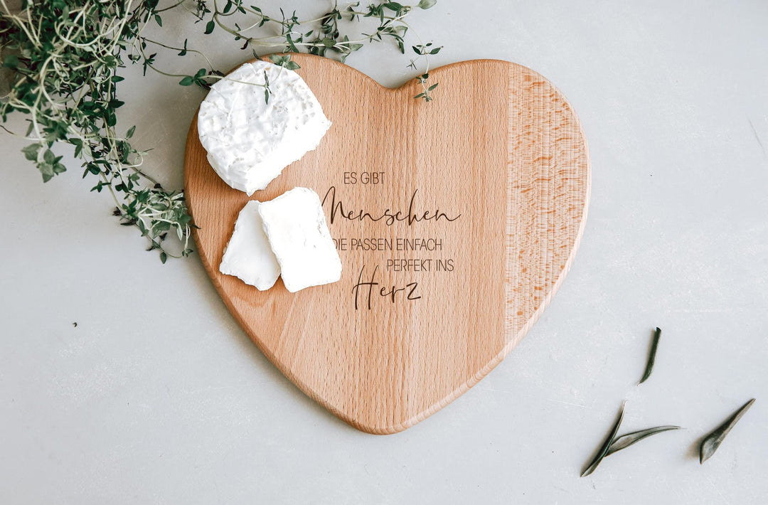 Schneidebrett Herz Buche mit Gravur personalisiert, 2 Grössen Ohne Gravur/Blanko 28L x 26B cm, Ohne