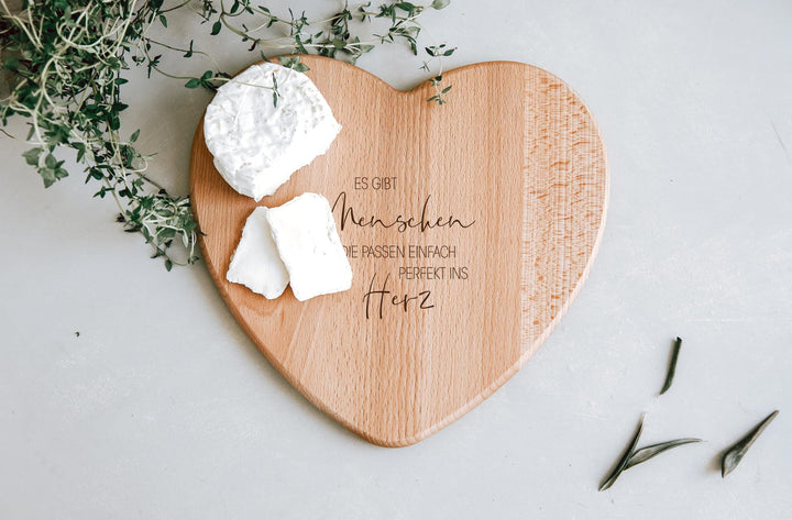 Schneidebrett Herz Buche mit Gravur personalisiert, 2 Grössen Ohne Gravur/Blanko 28L x 26B cm, Ohne