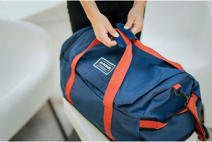 Dakine Sporttasche EQ Duffle, leicht zu verstauende Sporttasche mit Zwei-Wege-Reissverschluss - wide