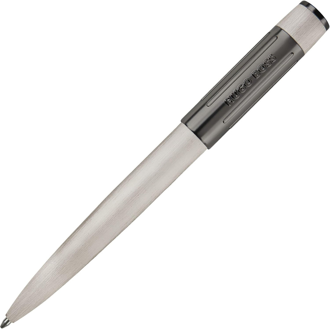 Hugo Boss Gear Ribs Kugelschreiber aus Messing und Aluminium in der Farbe Chrome, Länge: 13,8cm, Min