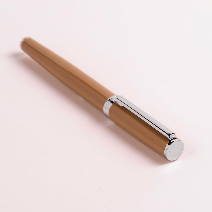 Hugo Boss Gear Icon Tintenroller aus Messing mit Chrome Beschichtung in der Farbe Camel, Masse: 13,8