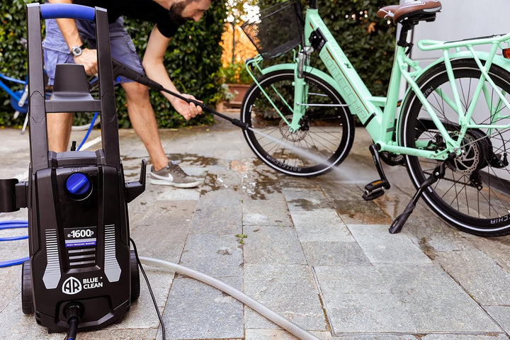 AR Blue Clean Hochdruckreiniger e-1600P mit Patio Cleaner und Feste Bürste (1600 W, 125 bar, 420 l/h