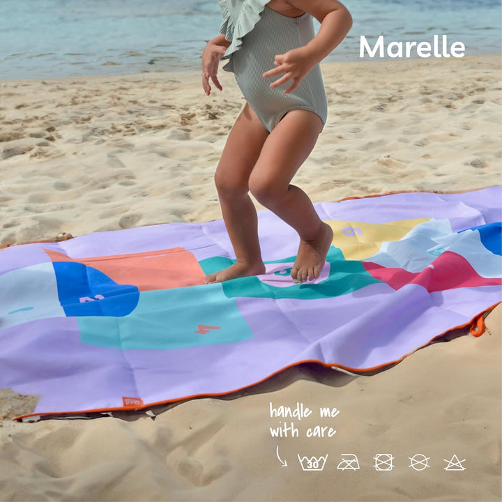 Quut – Strand-/Poolhandtuch für Kinder mit Spiel – Ultraschnell trocknende Mikrofaser, sandfrei – ko
