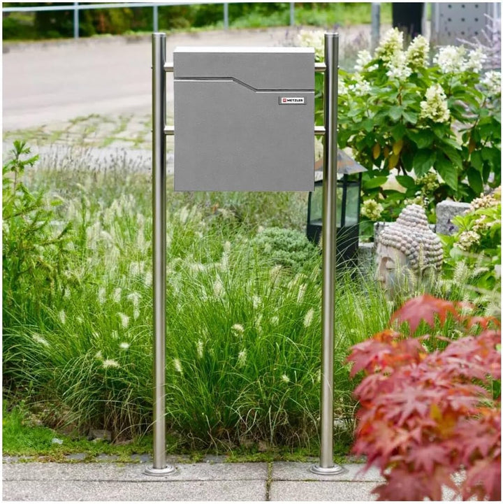 Metzler Standbriefkasten in Graualuminium - Pulverbeschichtet & mit Zeitungsfach - Inkl. Edelstahl S