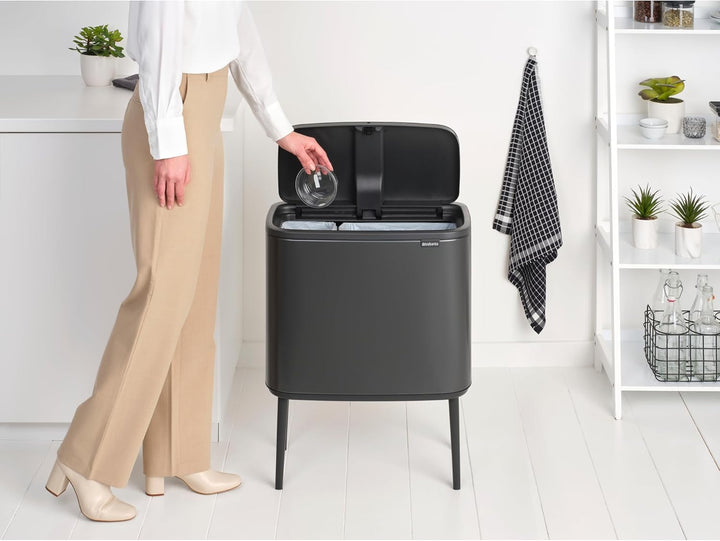 Brabantia Bo Touch Bin für die Küche 23+11 l – Zwei Fächer | Soft-Touch-Abfalltrennung mit Inneneime