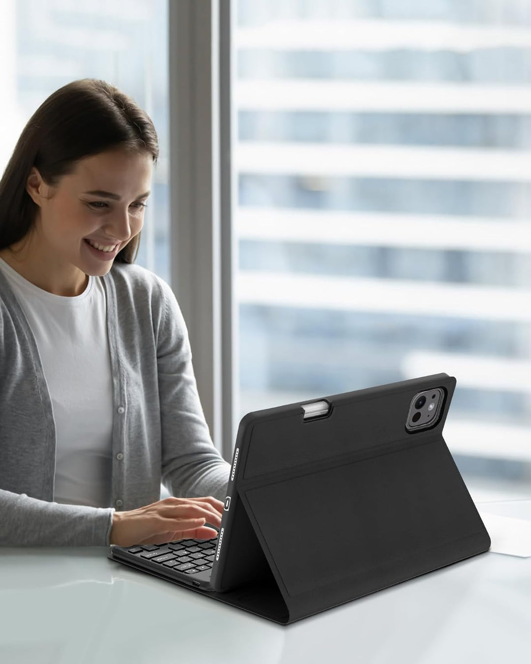 Hülle mit Tastatur für das iPad Pro 13" (2025 M5 A3360/A3361/A3362 & 2024 M4 A2925/A3007/A2926), Deu