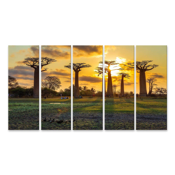 islandburner Bild auf Leinwand Schöne Bäumee Bei Sonnenuntergang In Der Allee Der Baobabs In Madagas