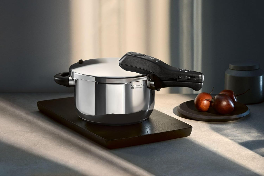 WMF Set 2-teilig Bueno Wasserkocher 1,7l, Kalkfilter, 2400 W, beleuchtete Wasserstandsanzeige und Pe