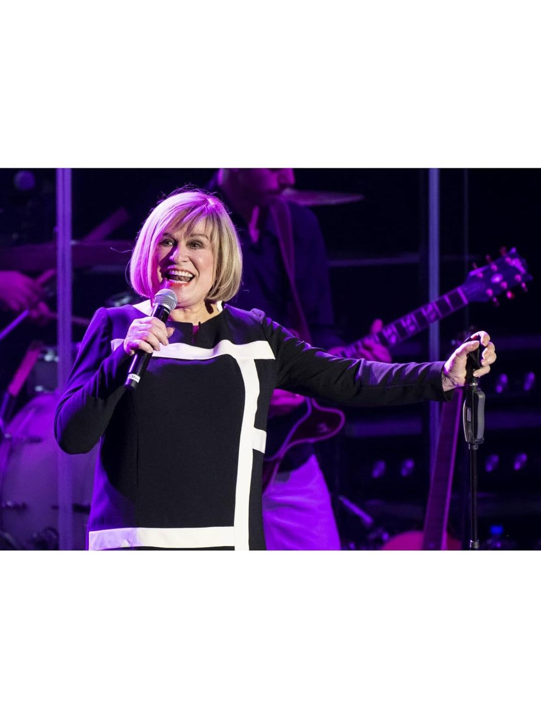 Die Biografie über Mary Roos: Schlager mit Klasse. Komplett in Farbe, Taschenbuch