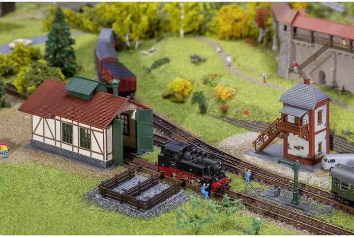 FALLER Set Nebenbahnlokschuppen mit Blockstelle Modellbausatz I 99 Einzelteile I Modelleisenbahn Zub