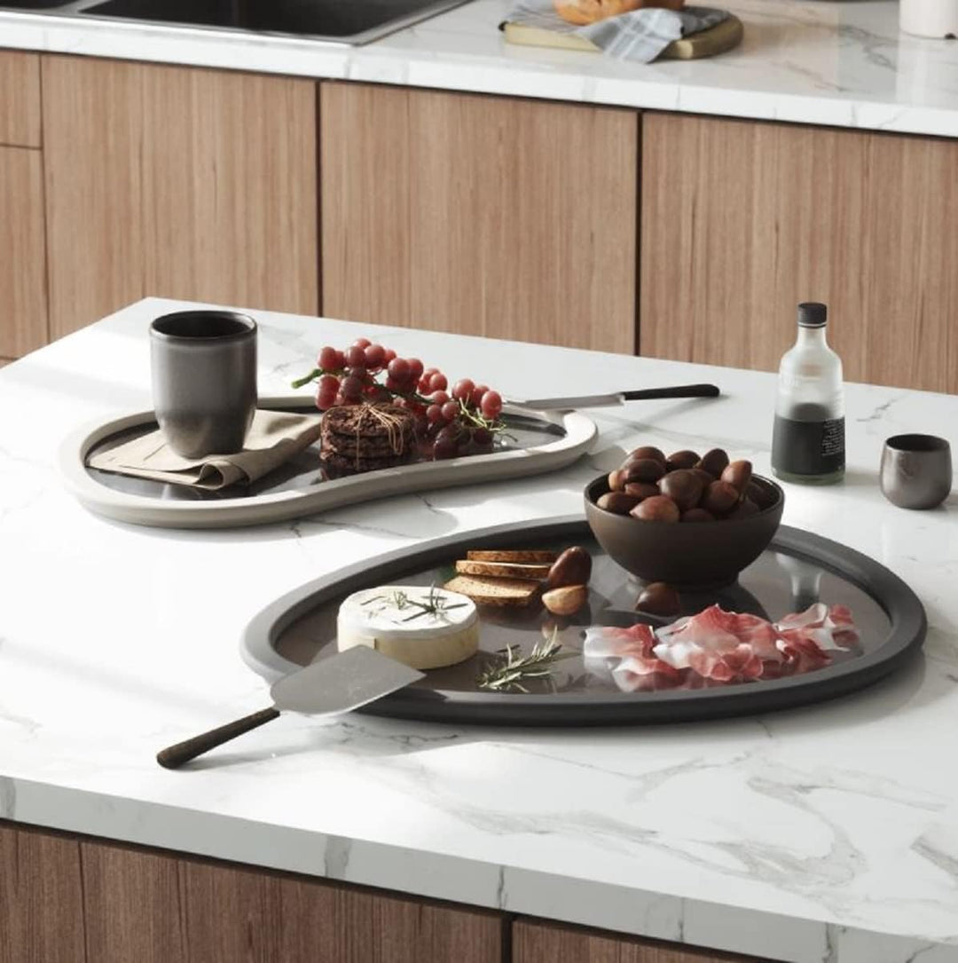 Umbra Hub Serviertabletts, Modernes Tablett-Set aus Glas mit Gummirahmen, 2er-Set, Anthrazit/Grau
