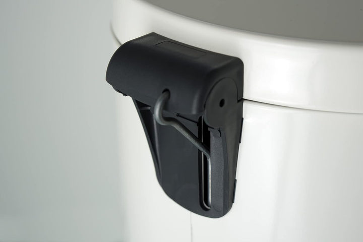 Helit H2404395 - Silberionen-Tretabfallbehälter, „the knight“, 30 Liter, schwarz 30 Liter schwarz, 3