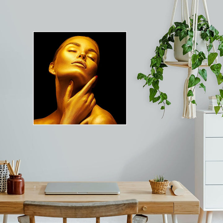 wandmotiv24 Poster als Wanddeko, Grösse 50x50cm, Gold Collection, Frau in Gold, rote Nägel, Edel, Gl