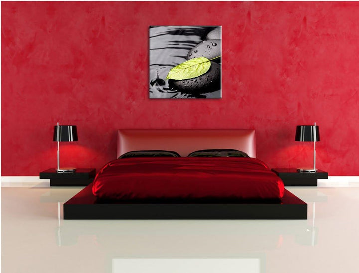 Pixxprint Stein mit Blatt, Format: 70x70 auf Leinwand, XXL riesige Bilder fertig gerahmt mit Keilrah