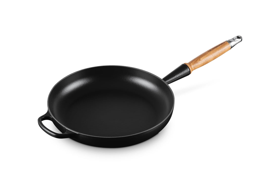 Le Creuset Signature gusseiserne Bratpfanne mit Holzgriff 24 cm Schwarz matt, 20258240000422 Schwarz