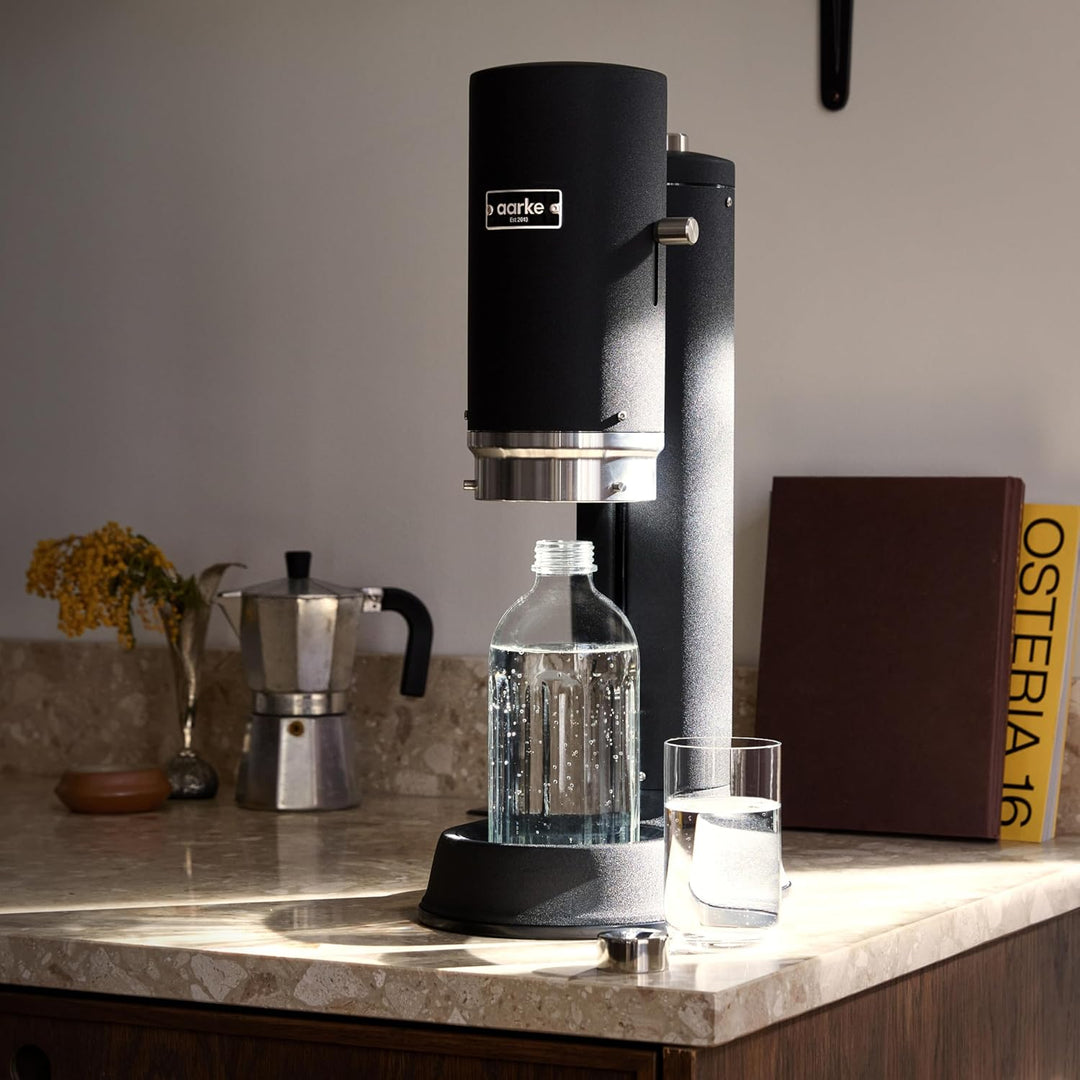 Aarke Carbonator Pro, Wassersprudler mit Glasflasche, Mattschwarz Finish, Mattschwarz