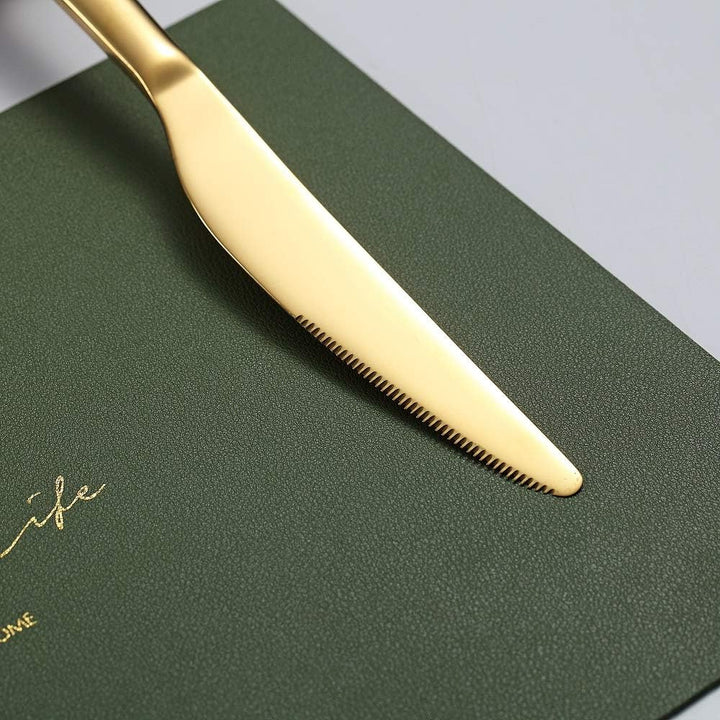 HOMQUEN 24 Stück Gold Besteck Set, Gold Besteckset aus Edelstahl, Gold Titanbeschichtung, Utensilien