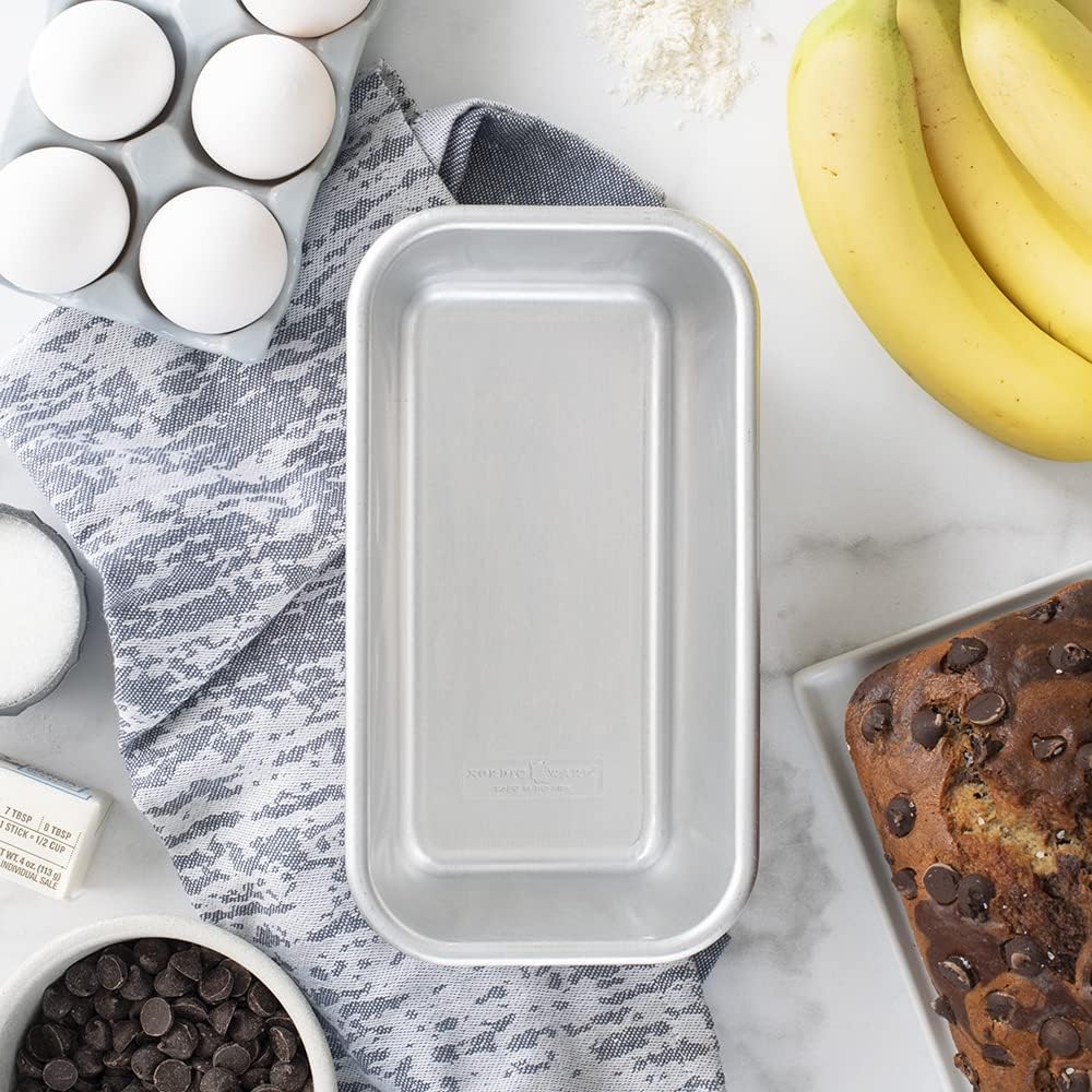 Nordic Ware Naturals 0,5 kg Kastenform aus natürlichem Aluminium mit überlegener Wärmeleitfähigkeit,