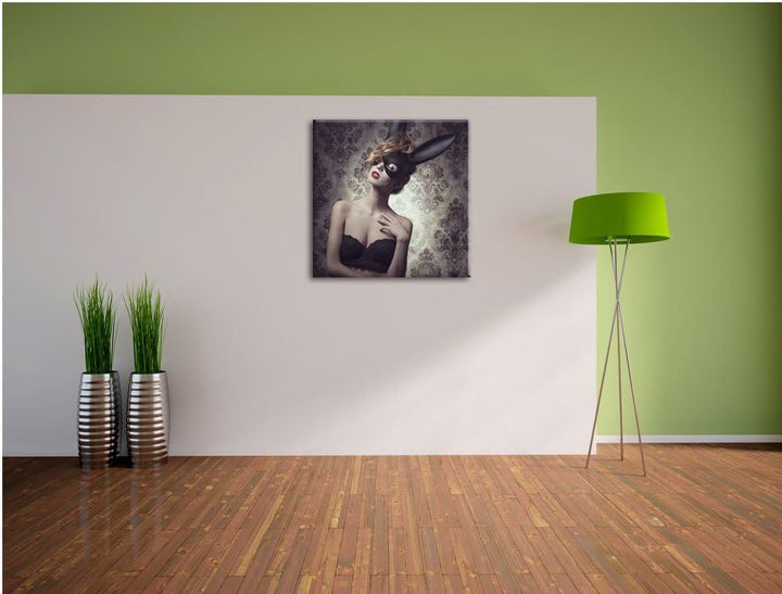 Maskierte attraktive Frau, Format: 70x70 auf Leinwand, XXL riesige Bilder fertig gerahmt mit Keilrah
