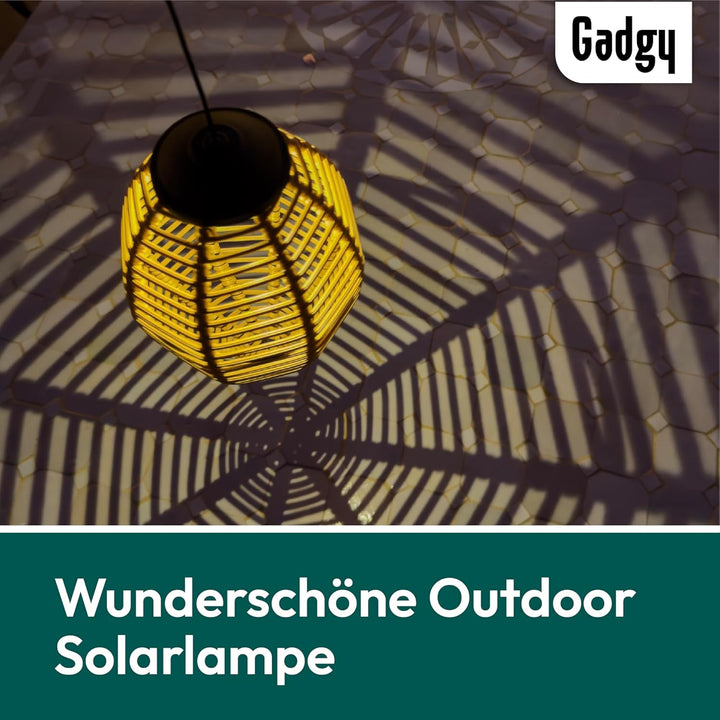 Gadgy Rattan Solarleuchten für Aussen – 2er Set LED Hängelaternen aus Rattan – Dekorative Gartenbele