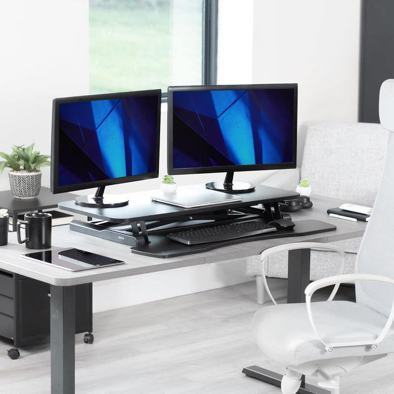 VIVO DESK-V036KB Tischkonverter, höhenverstellbarer Steiger, Sitz zum Standfuss Dual-Monitor und Lap