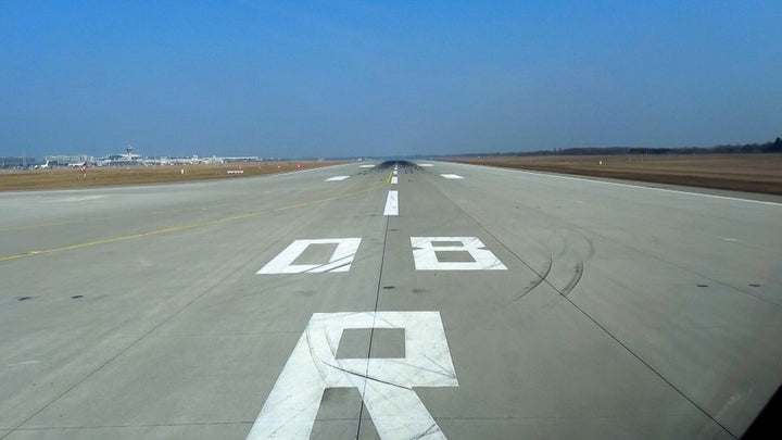 PilotsEYE.tv | HURGHADA | Cockpitmitflug B737 | airberlin | "Good Bye, Boeing!" | Bonus: A Pusher's