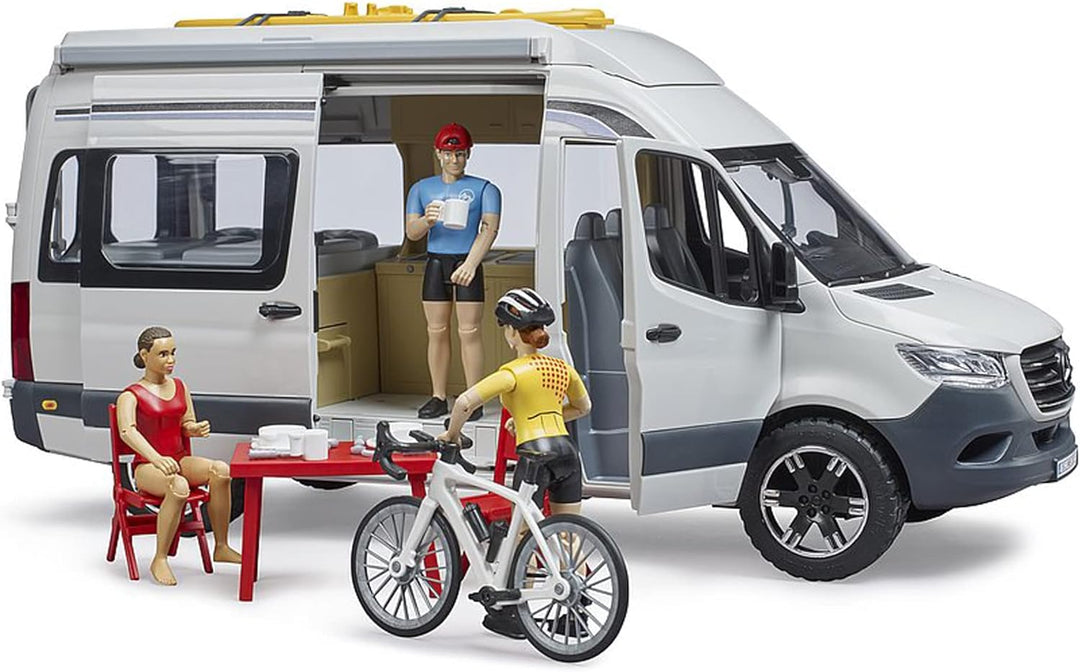 bruder 02672 - Mercedes-Benz Sprinter Camper mit Fahrer, Camping-Set, Geschirr - Wohnmobil Reisemobi