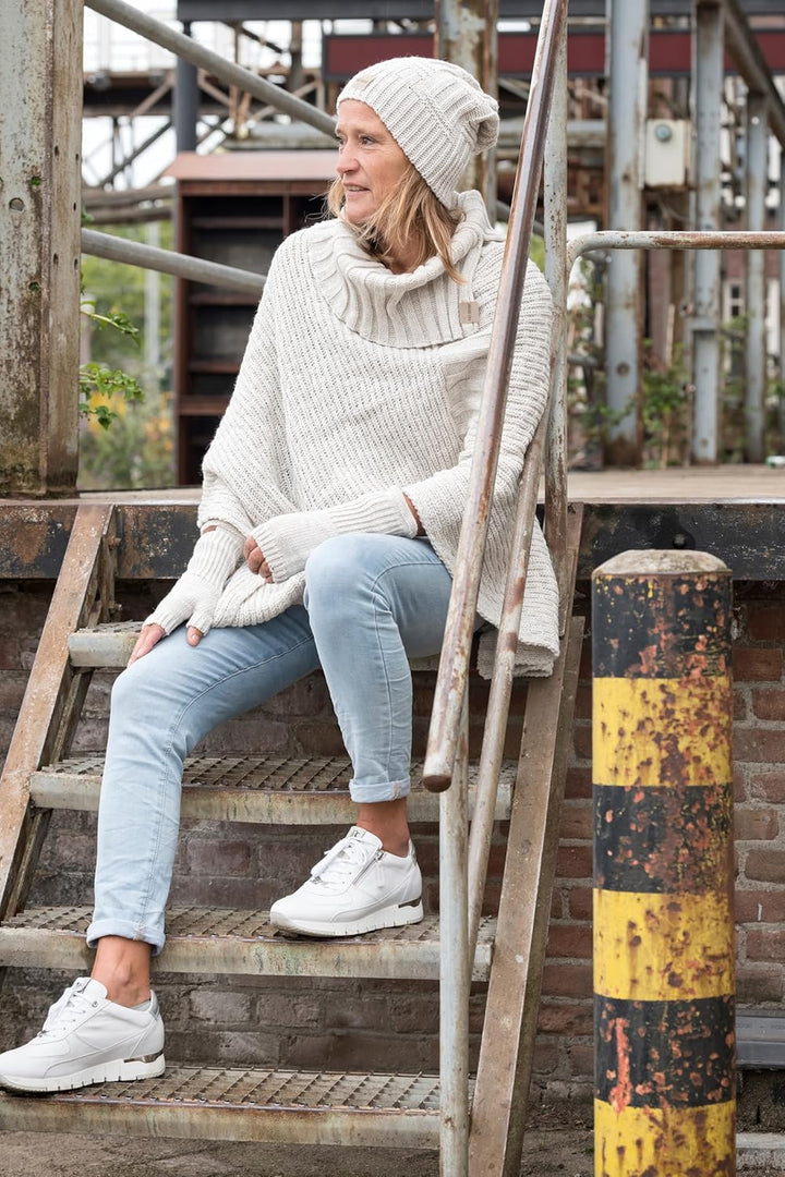 KNIT FACTORY - Nicky Gestrickter Poncho - Damen Strickponcho mit Kragen - Mit Wolle - Hochwertige Qu