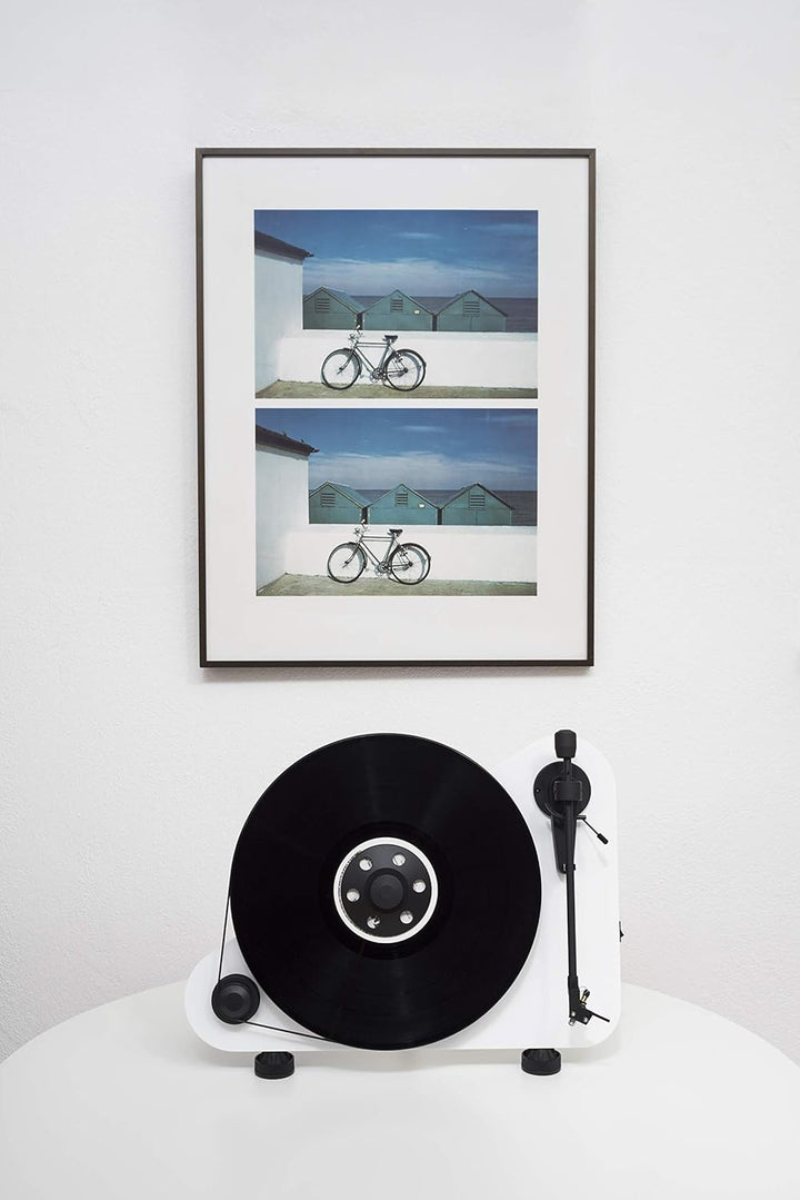 Pro-Ject VT-E R, Vertikaler Plug&Play Plattenspieler, Rechtshänder (Weiss), Weiss