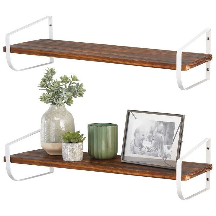 mDesign modernes Wandregal – langes Holzregal mit rostbeständigen Metallhalterungen – Hängeregal für