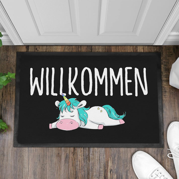 Trendation - Willkommen Fussmatte Einhorn Lustig Geschenk Frauen Fussmatte Innen und Aussen-Bereich