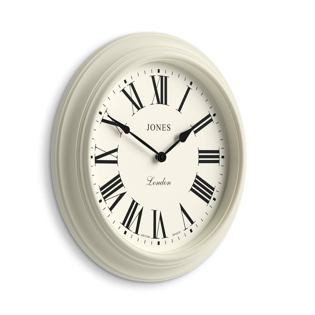 JONES CLOCKS® Supper Club Wanduhr | Grosse Klassische runde Uhr | 40cm | Helle Creme | Römische Ziff